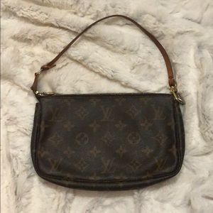 LOUIE VUITTON BAG WITH STRAP!!! Great condition!